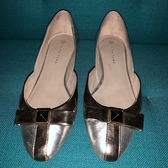 Cute gold and silver Trina Turk flats size 6 - Picture 1 of 5